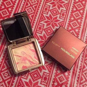 Hourglass ambient blush diffused heat